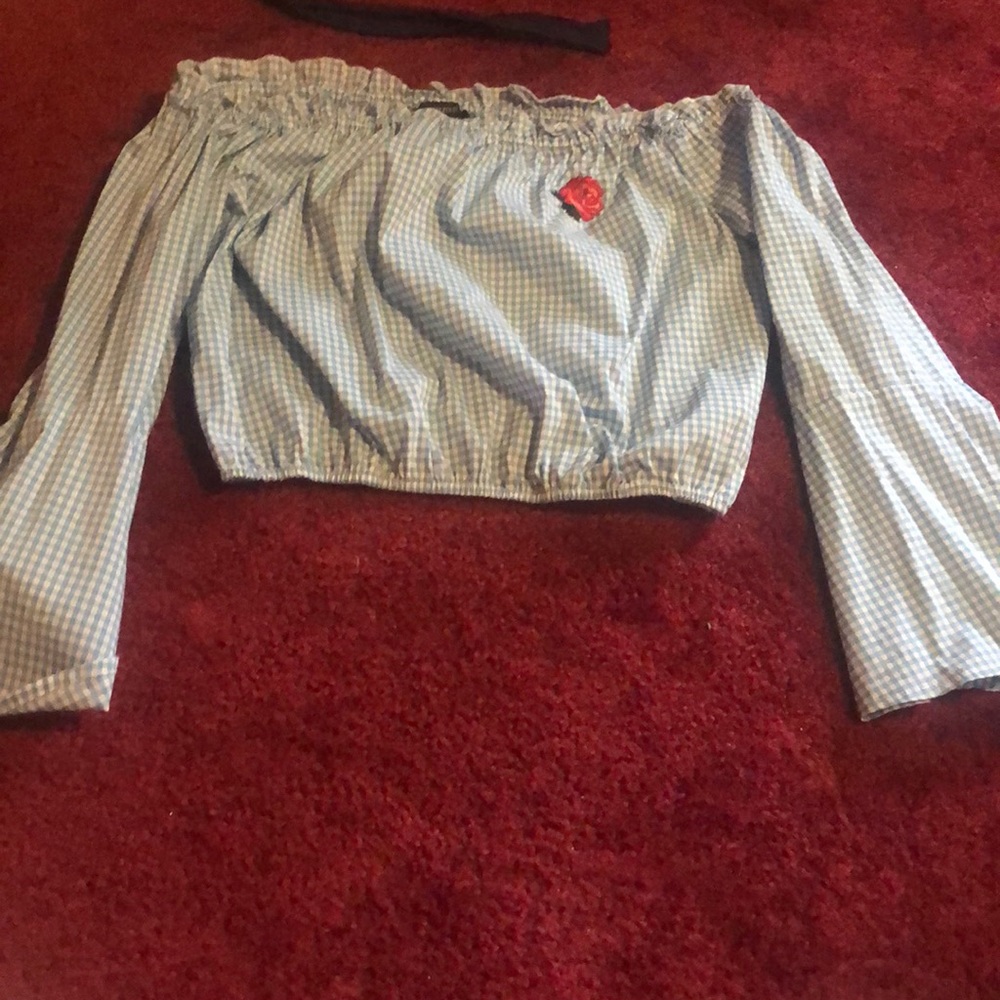 3/25  NWOT ruffle off the shoulder flare crop top